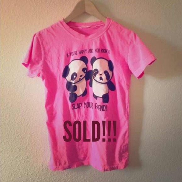 🎀graphic pink top🎀