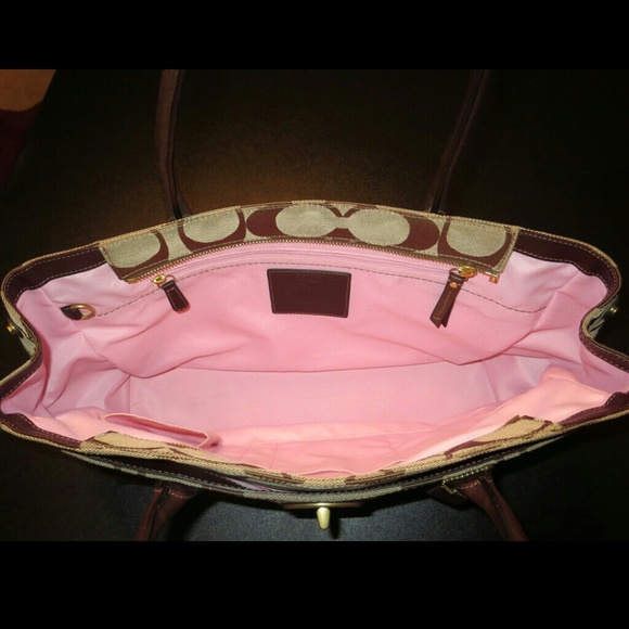 ☆★SOLD★☆ Large Coach Business Tote - Picture 3 of 4