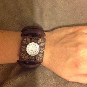 Brand new brown wood fashion watch