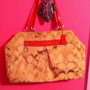 🚫RESERVED🚫 for @mzblack AUTHENTIC coach bag