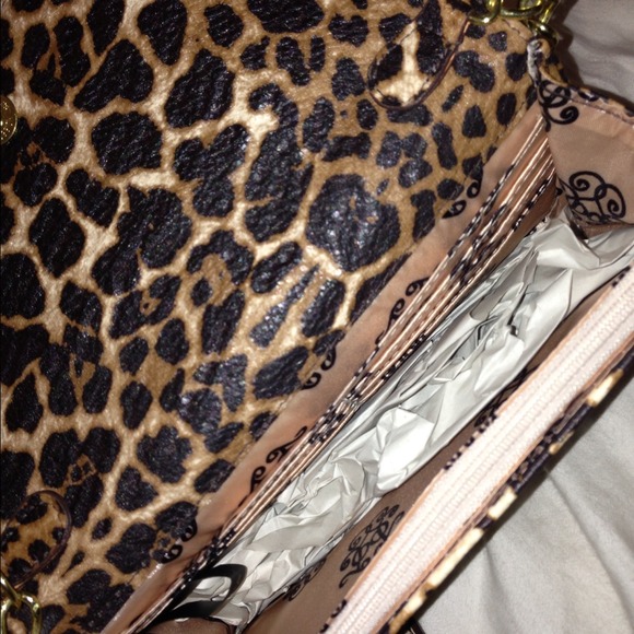 🚫🚫SOLD/BUNDLED🚫🚫Jessica Simpson crossbody - Picture 3 of 4