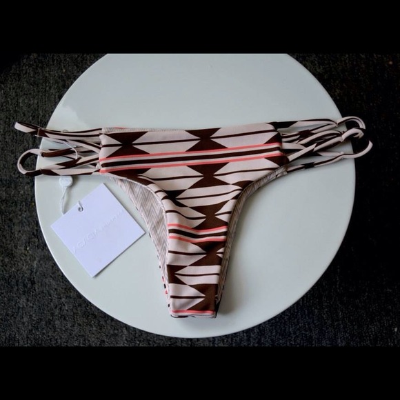 🚫❌SOLD❌🚫Acacia Swimwear Maui Bottoms is "Native"