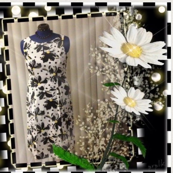 Black, white and yellow daisy dress - Picture 2 of 4