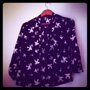 Size S women's white crane cardigan. 3/4 sleeve.