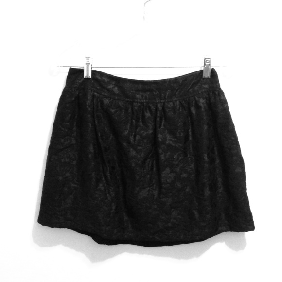 Black Textured Mini
