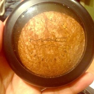 TRADED!! MAC Bronzer