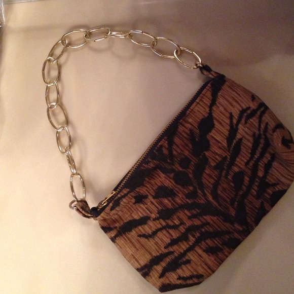 Tiger print style handbag with gold metal chain - Picture 1 of 4