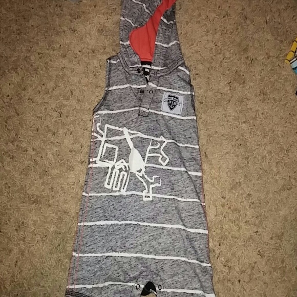 🚫Bundled🚫Boys 1 piece hooded romper