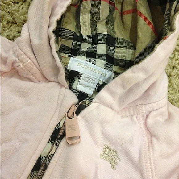 Authentic Burberry set for baby girl size 6mos
