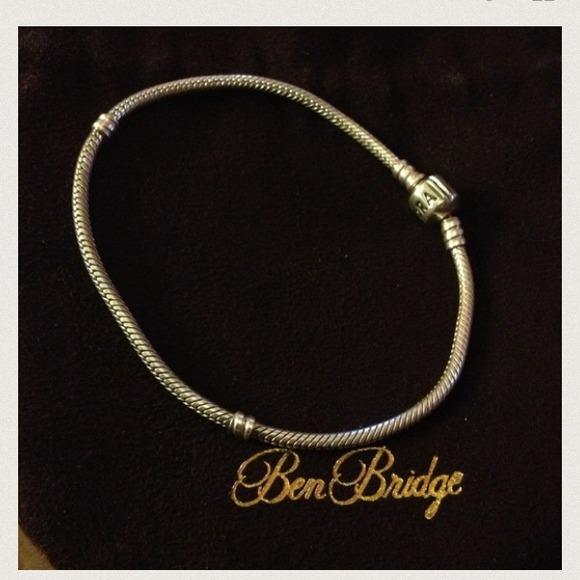 PANDORA 🌀SOLD🌀BRACELET AUTHENTIC .925 ale
