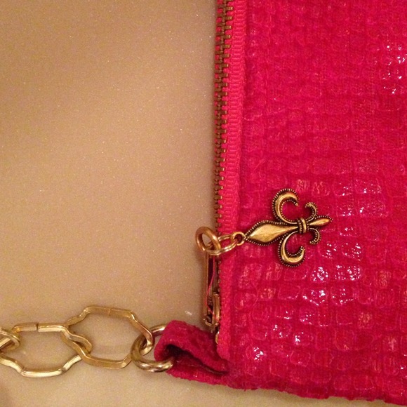 Hot pink boa style bag with gold chain
