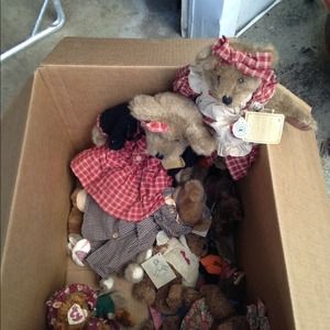 Lot of Boyd's Bears