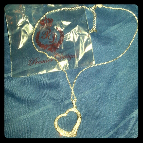 Premier Designs Reversible heart necklace