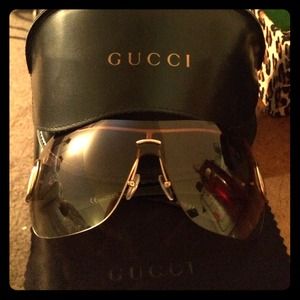✨JUST REDUCED🌟 Beautiful brown GUCCI sunglasses!!