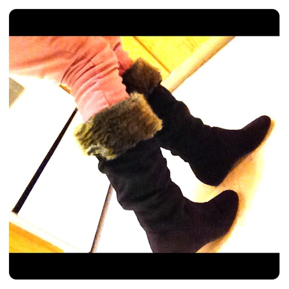 Brown furry wedge heel boots! 😊😊
