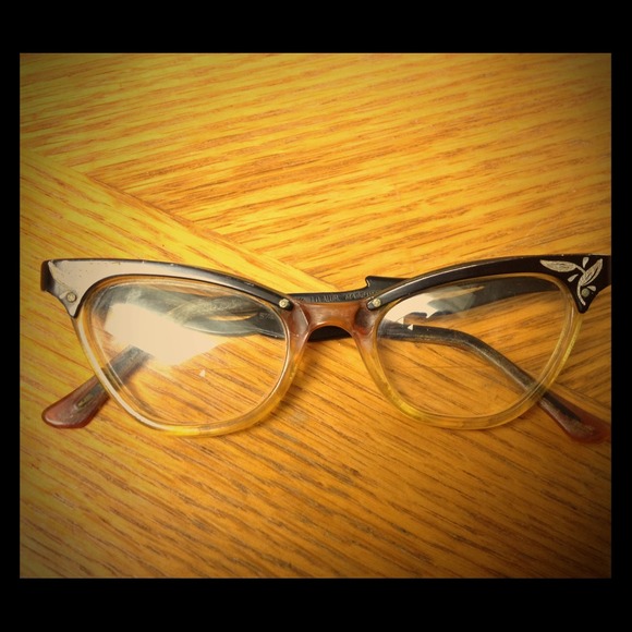 True vintage 1950's Cat's Eyeglasses