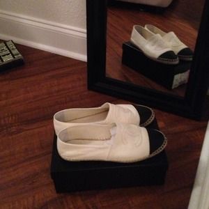 ⭐️HOST PICK ⭐️Authentic Chanel Leather espadrilles