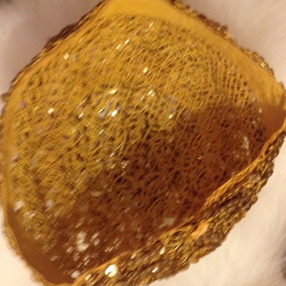 Vintage gold sequin pillbox hat - Picture 4 of 4
