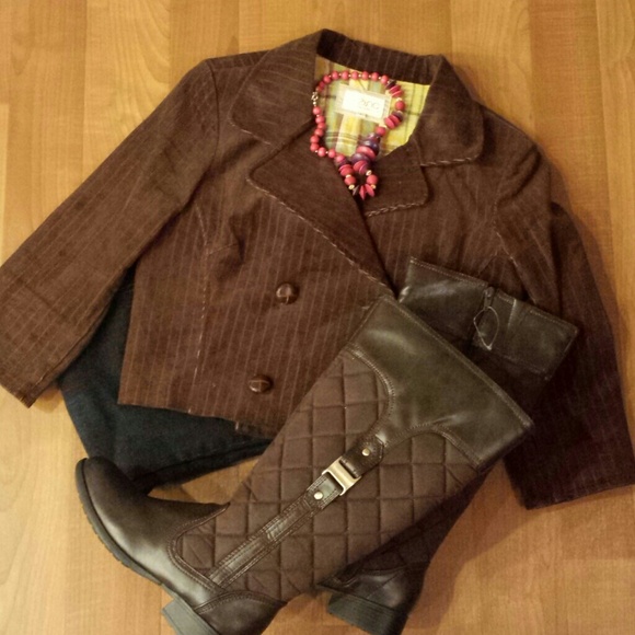 Short brown blazer