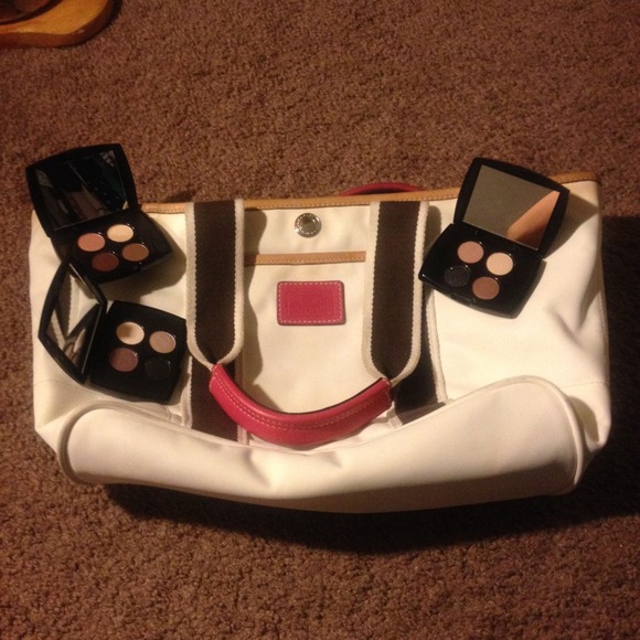 Coach handbag with eyeshadow for bundle