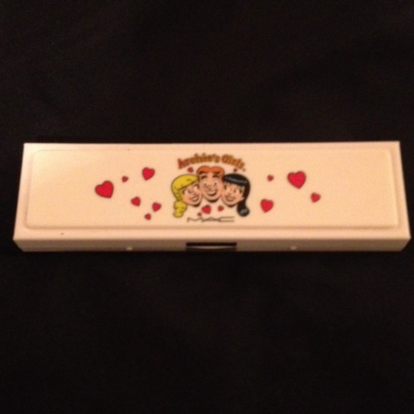 Bundle trade of 5 ❤️MAC Archie's Girls eyeshadow❤️