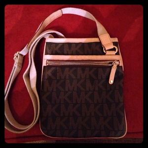 Michael Kors cross body purse