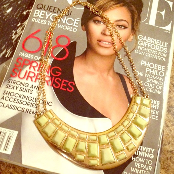 Statement Necklace - Picture 1 of 4