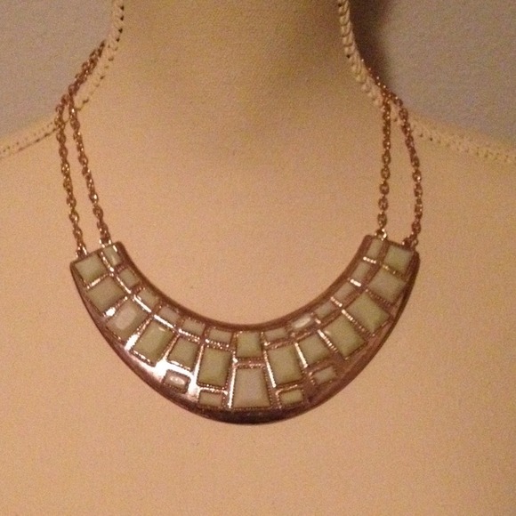 Statement Necklace - Picture 2 of 4