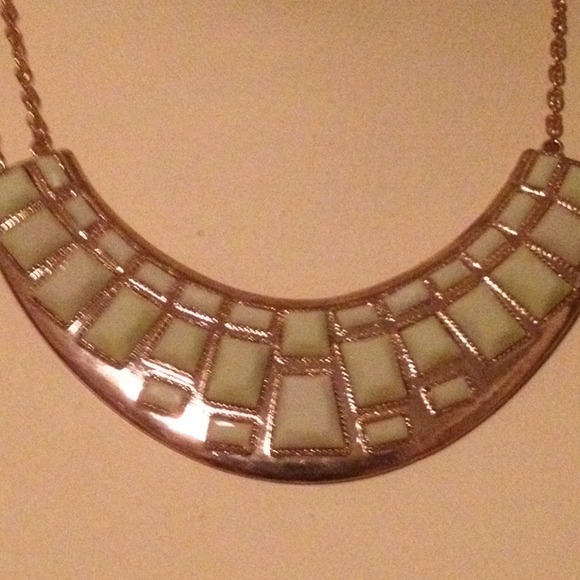Statement Necklace - Picture 3 of 4