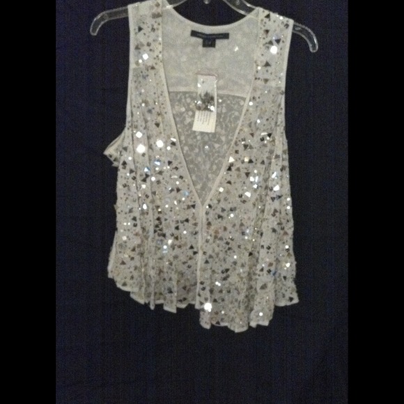 Sale 12/30 host pick&great vest for yr round!!