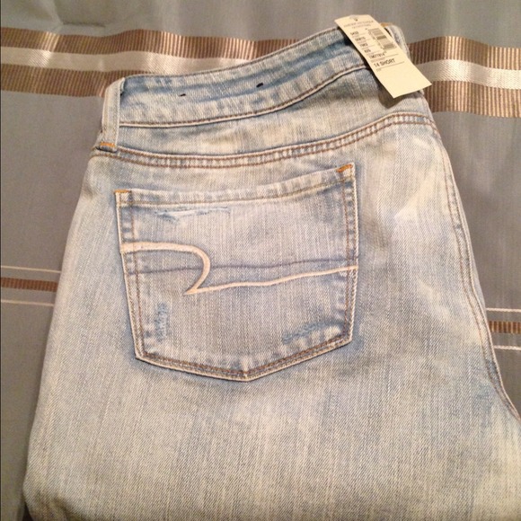 SOLD Locally....American Eagle Jeans (BNWT)