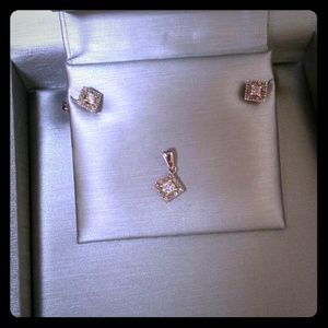 Zales pendant and earrings set