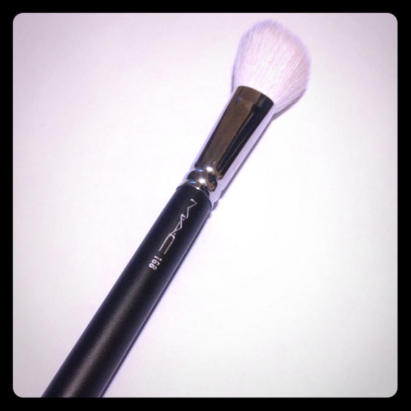 MAC brush 168❗SOLD❗