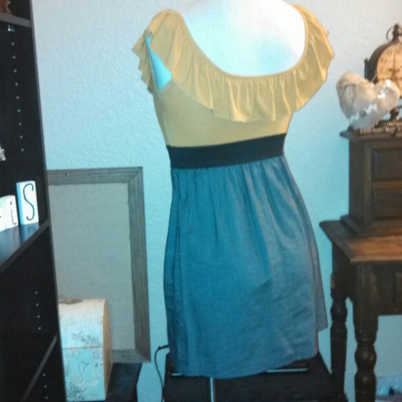 ***BUNDLED***Cute dress - Picture 2 of 2