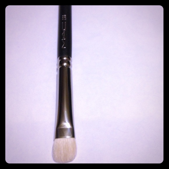 MAC brush 239❗SOLD❗