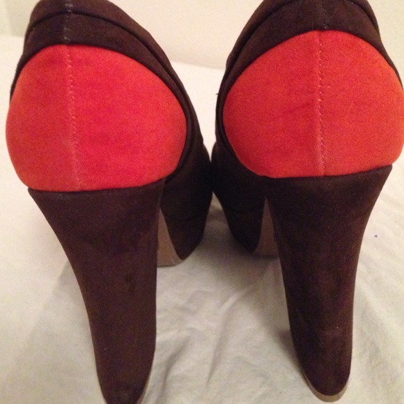 🚫SOLD🚫Retro chunky brown orange mustard heels 8 - Picture 2 of 4