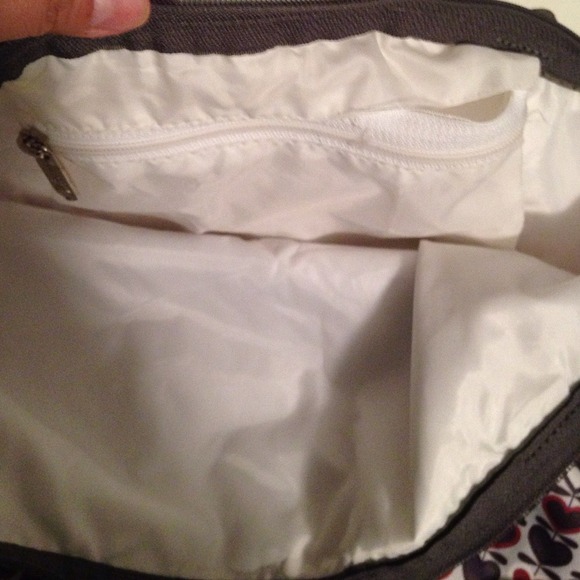 LESPORTSAC ZIPPERED TOTE - Picture 4 of 4