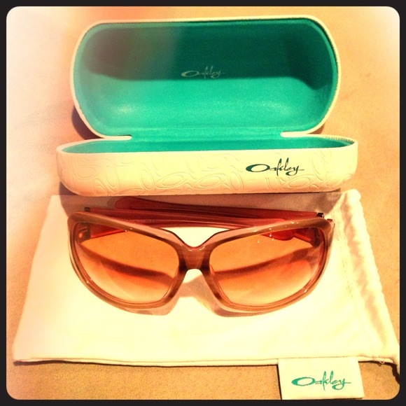 🎉✨HOST PICK✨🎉  Oakley Script Sunglasses