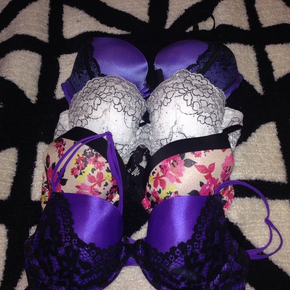 🎉SOLD🎉 Victoria Secret Bras
