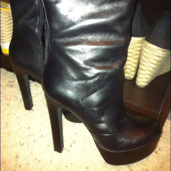 Jessica Simpson Collection - Picture 2 of 4