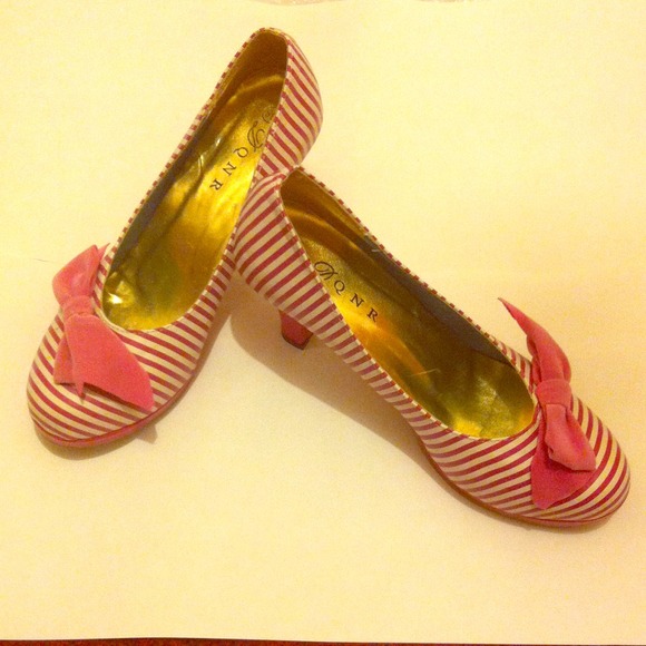 Cute Pink High Heel w/ Bow