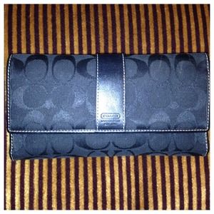 AUTH Coach Wallet