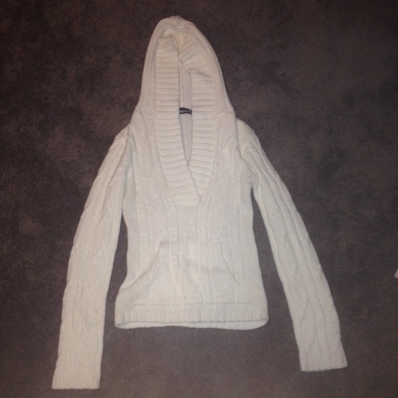 Cute White Sweater with Hood -Wet Seal 💖