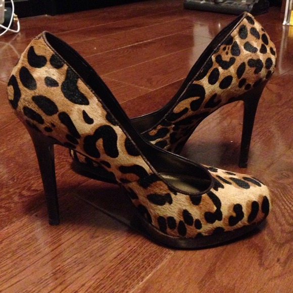 INC leopard print pumps - Picture 2 of 3