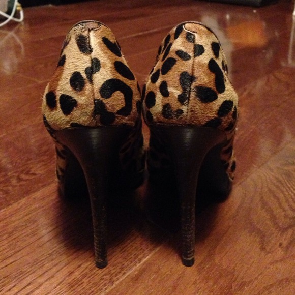INC leopard print pumps - Picture 3 of 3