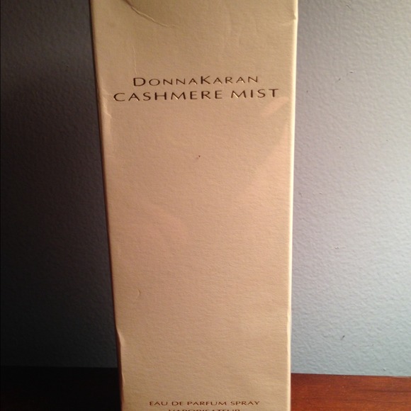 Authentic Donna Karen cashmere must parfumerie
