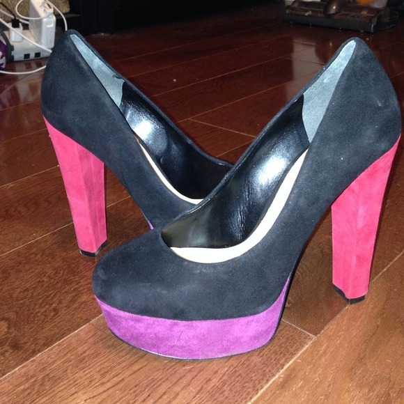 guess platform pumps - Picture 2 of 4