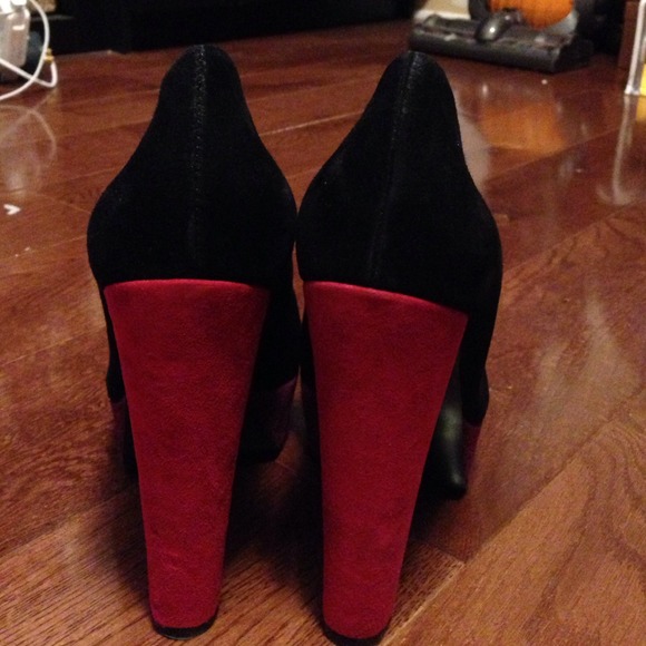 guess platform pumps - Picture 4 of 4