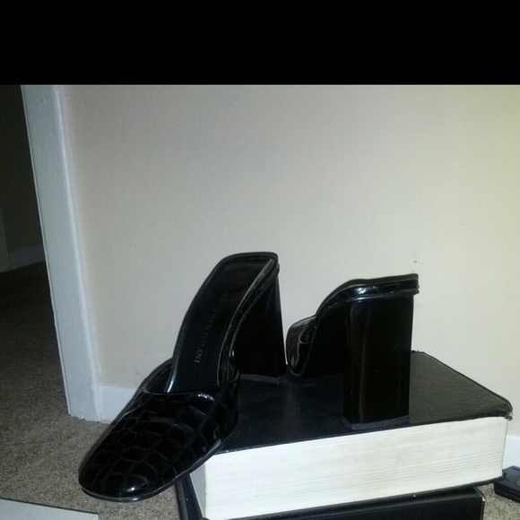 Croc Embossed Heels - Picture 4 of 4