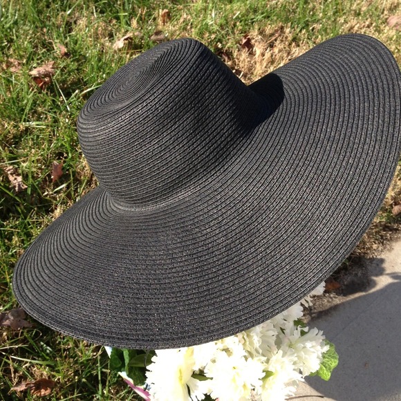 XXBUNDLEDXX Black hat. J. Crew. - Picture 2 of 2